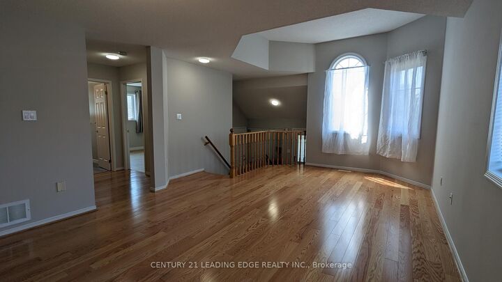 Photo de la propriété: 76 Srigley Street ON L4N 0L7