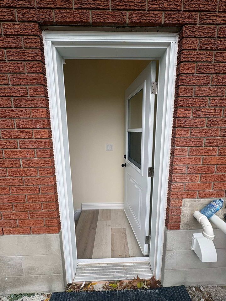 Photo de la propriété:  485 56 Highway N/A  ON L0R 1P0 