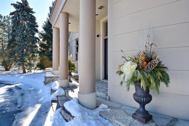 Property Photo: 160 Grand Cypress Lane ON L9Y 0K8