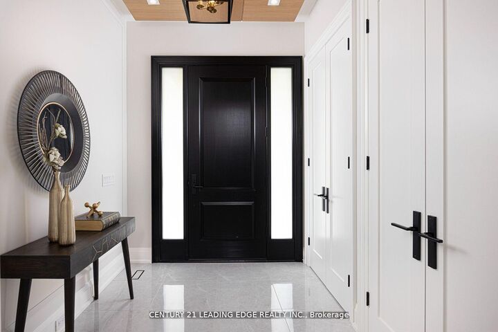 Property Photo: 48 Tangmere Road ON M3B 2N3