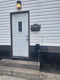 Property Photo: 1227 Curry Avenue Lower ON N9B 2C8