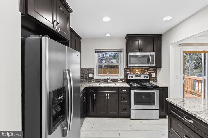 Property Photo: 7810 Citadel Drive MD 21144