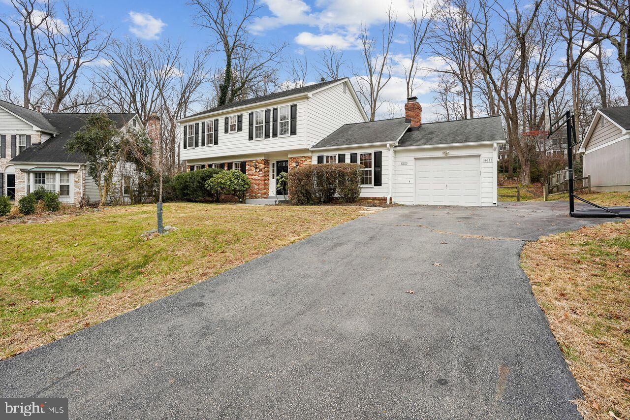 Property Photo: 8020 Lakenheath Way MD 20854