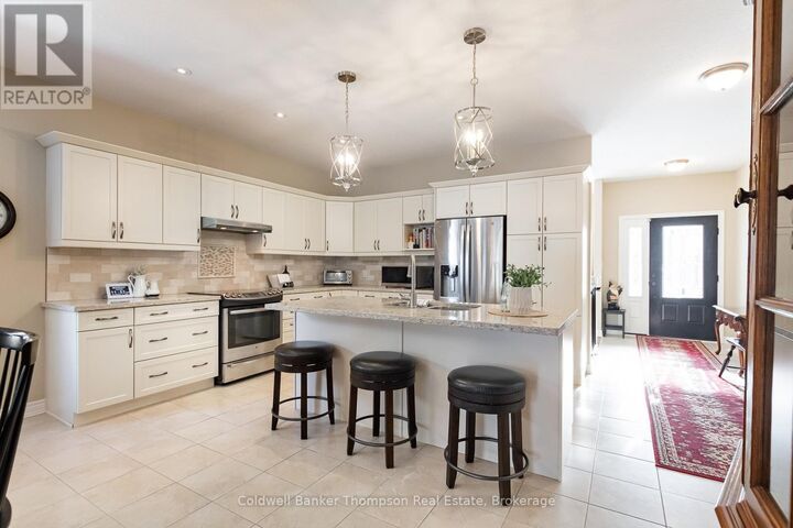 Property Photo:  32 Prestwick Drive  ON P1H 0C2 