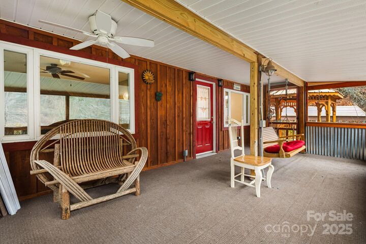 Property Photo: 814 Little Creek Road NC 28714