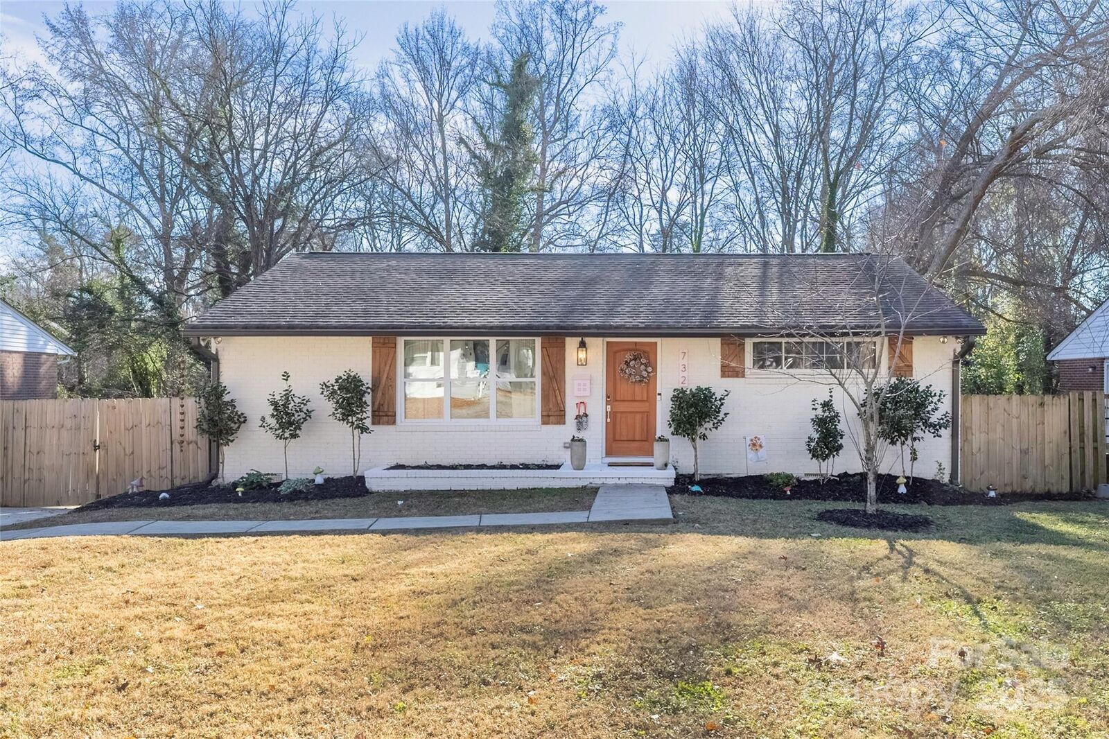 Property Photo: 732 Manhasset Road NC 28209