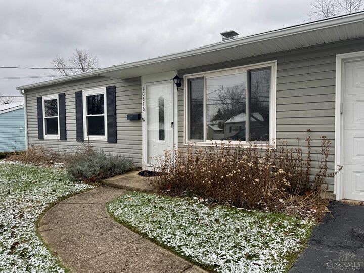 Property Photo: 10816 Thornview Drive OH 45241