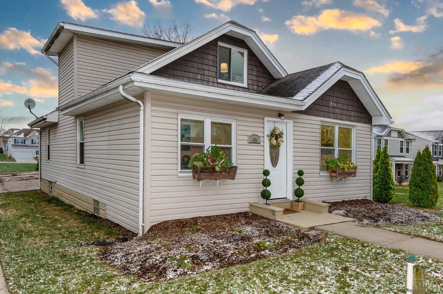 Property Photo: 484 W Kemper Road OH 45246