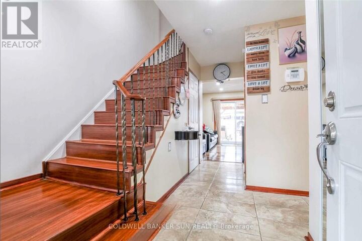 Property Photo: 6 Clearview Court Upper ON L6Z 2B1