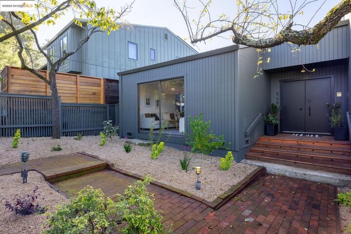 Property Photo: 568 Vistamont Ave CA 94708