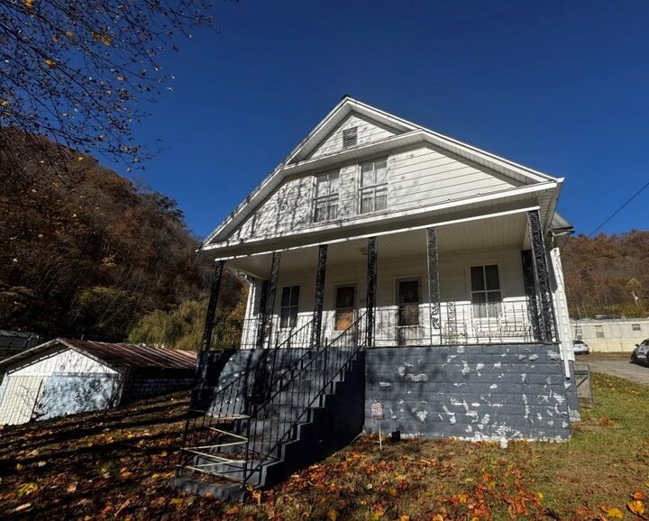 Property Photo: 1017 Marrowbone Creek Road KY 41522