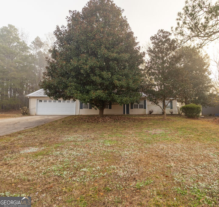 Property Photo: 585 Cowan Road GA 30016