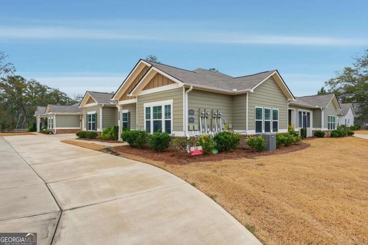 Property Photo: 3991 Shelleydale Drive GA 30127