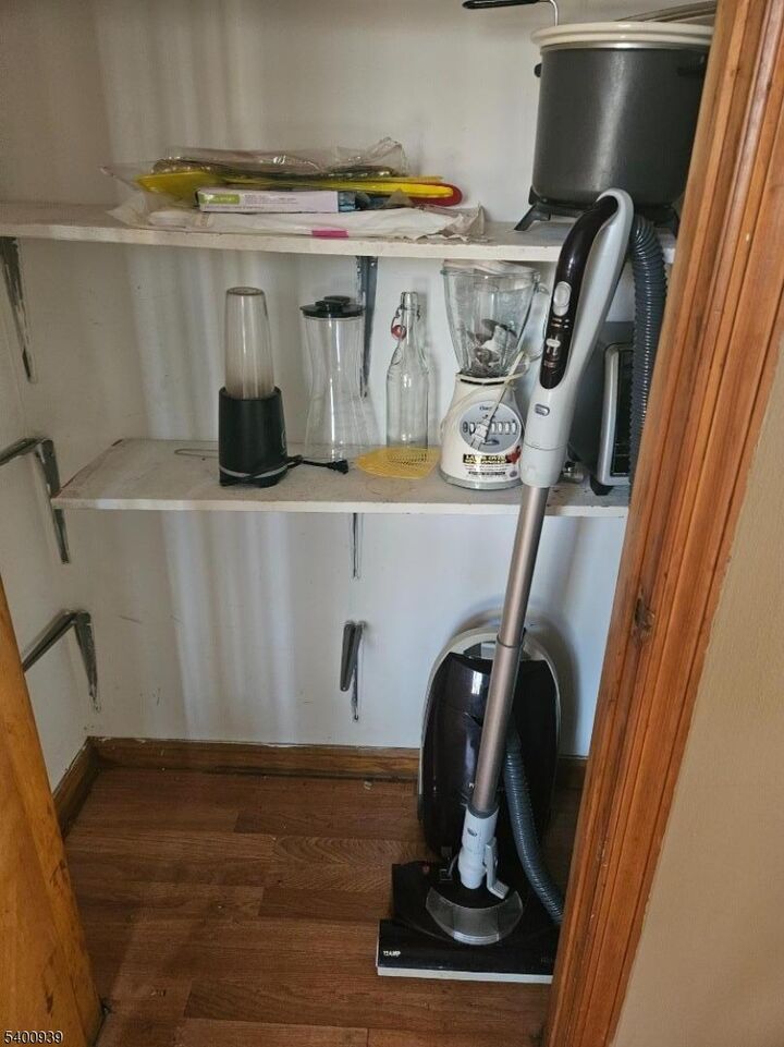 Property Photo:  30 Union Ave 2  NJ 07420 