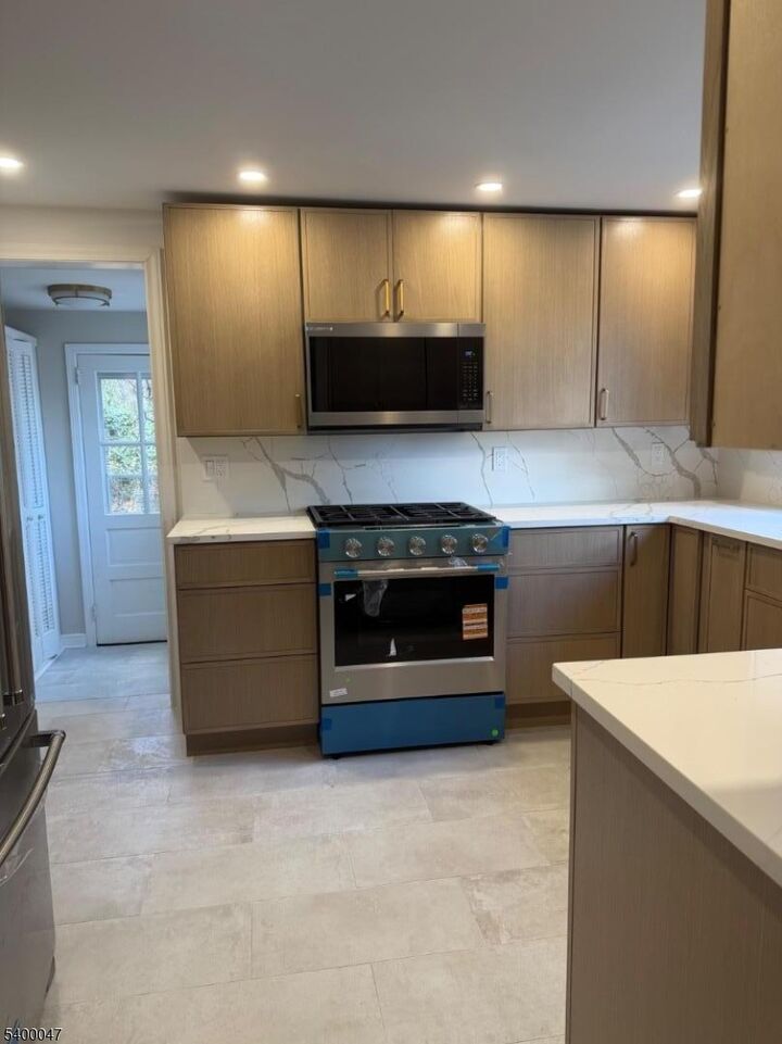 Property Photo: 187 Hobart Ave NJ 07078