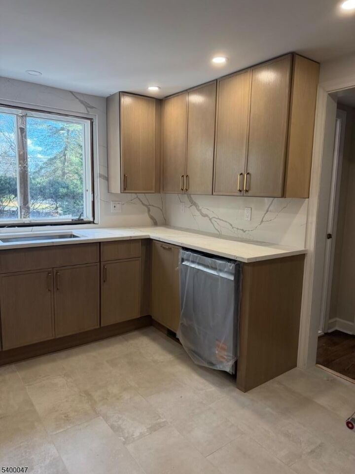 Property Photo:  187 Hobart Ave  NJ 07078 