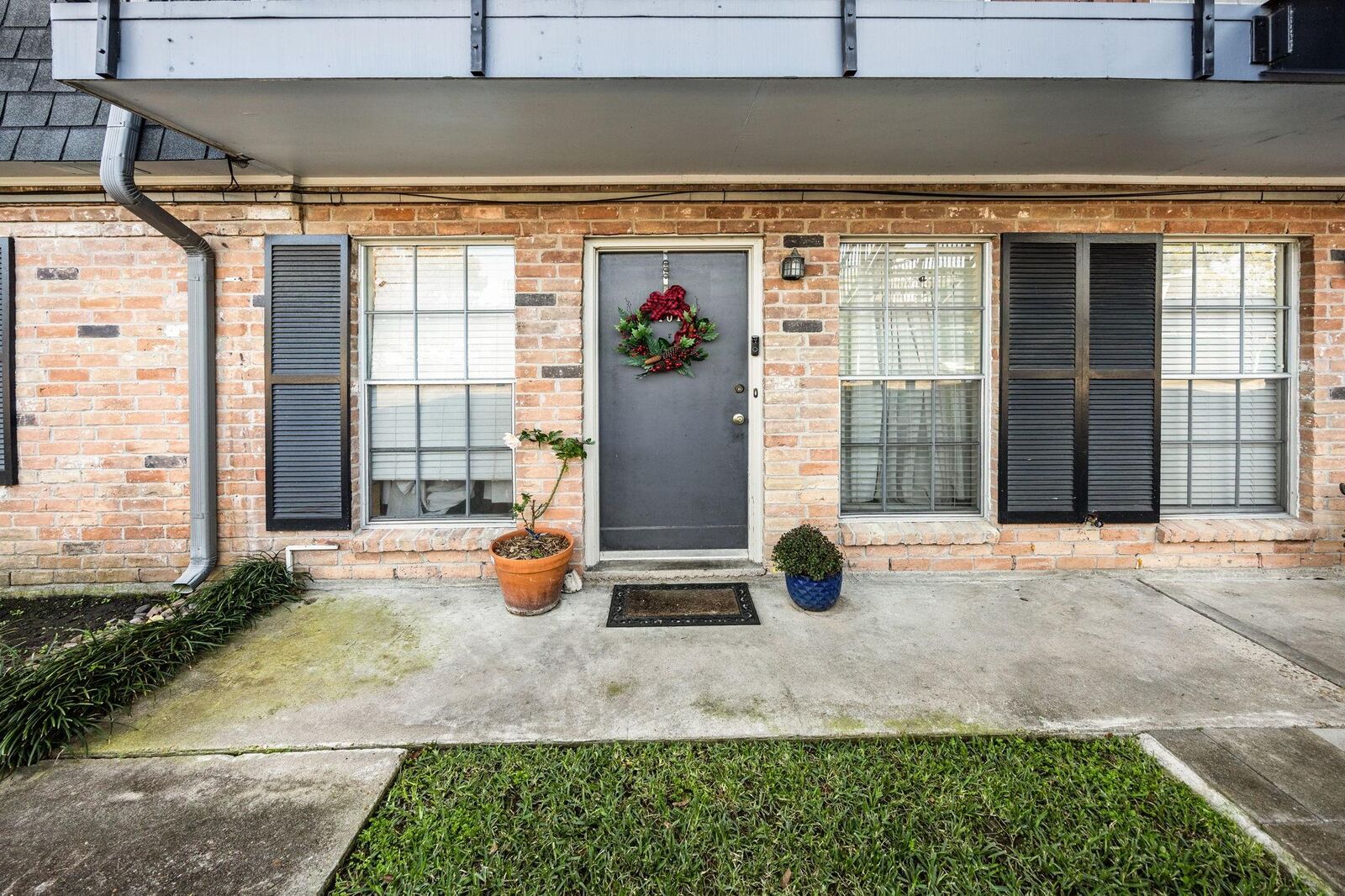 Property Photo: 9023 Gaylord Street 101 TX 77024