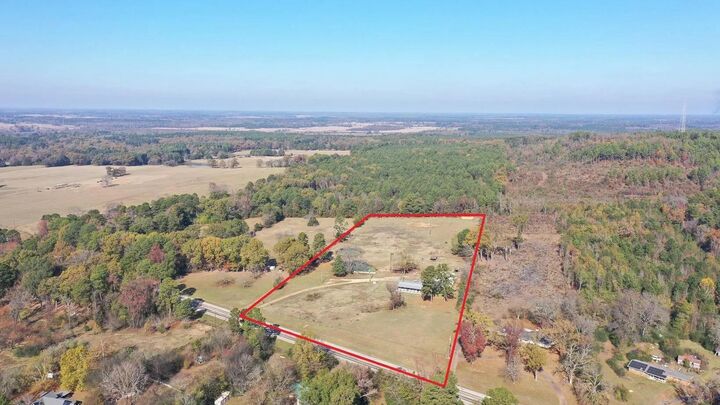 Property Photo:  724 W Highway 11  TX 75638 