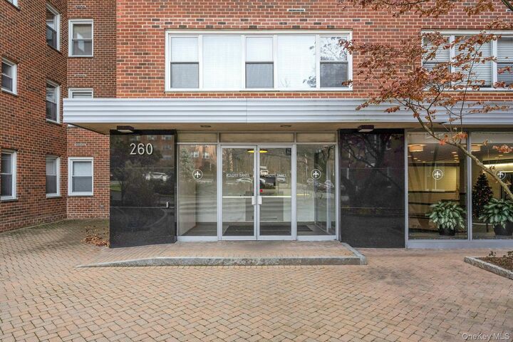 Property Photo:  260 Garth Road 4E4  NY 10583 