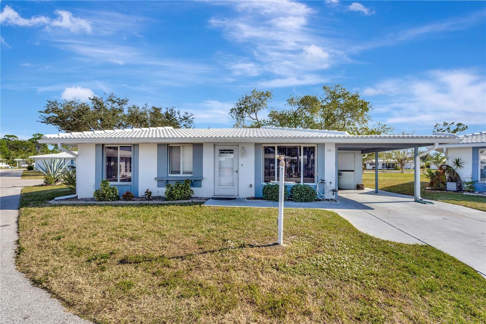 Property Photo: 511 Circlewood Drive Q-16 FL 34293