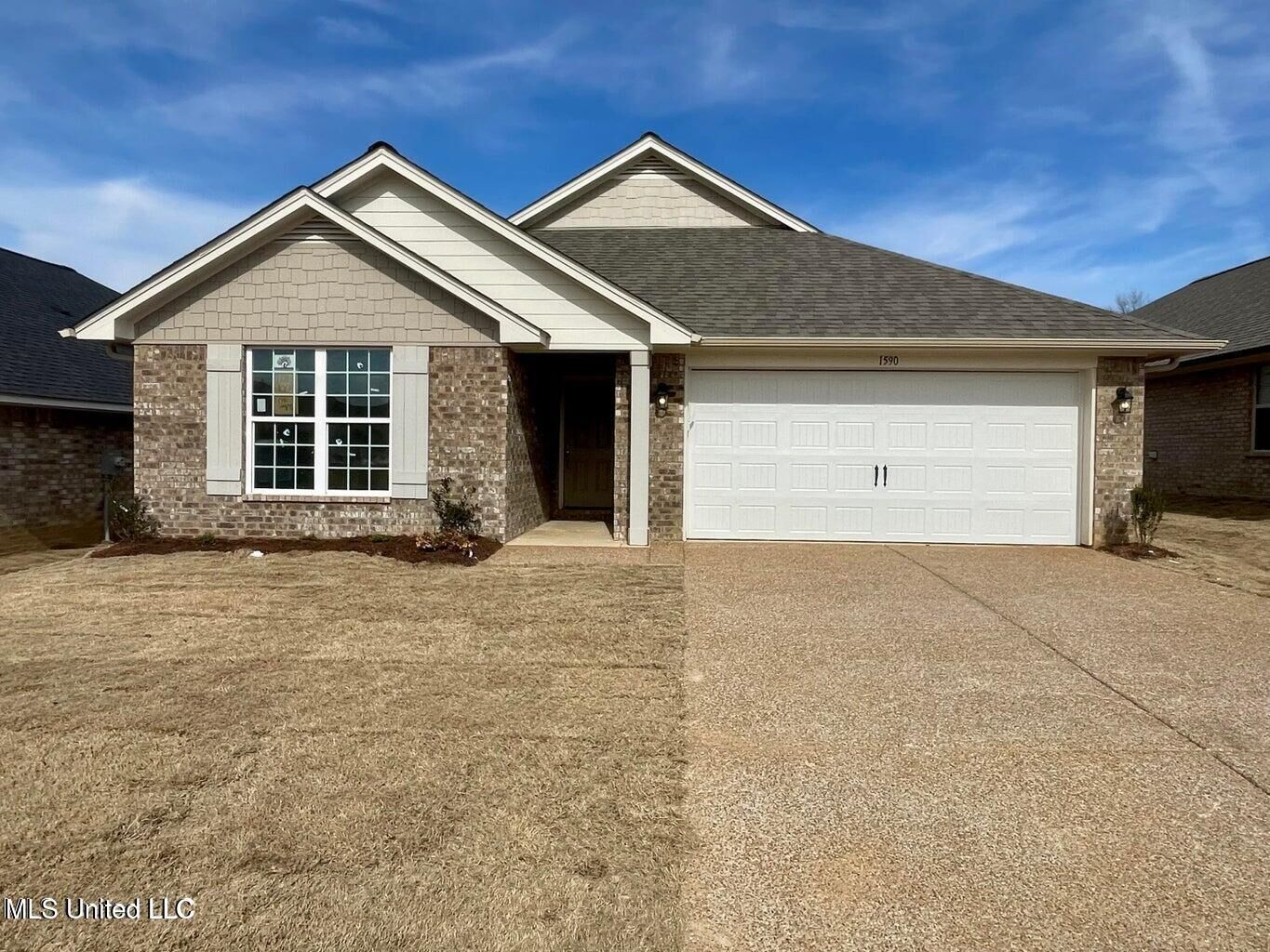 Property Photo: 102 Red Bird Cove MS 38668
