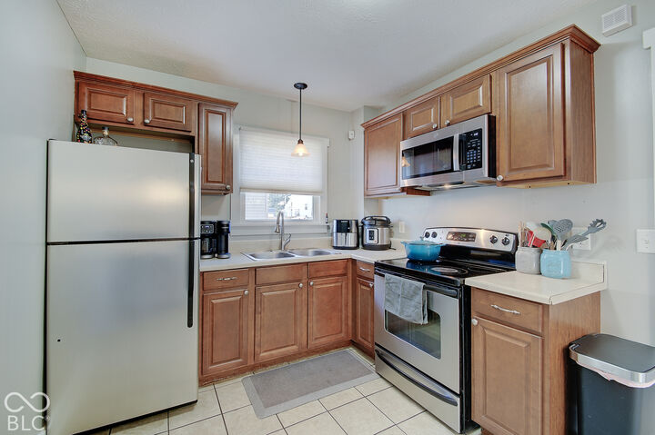 Property Photo: 611 E 30th Street IN 46205