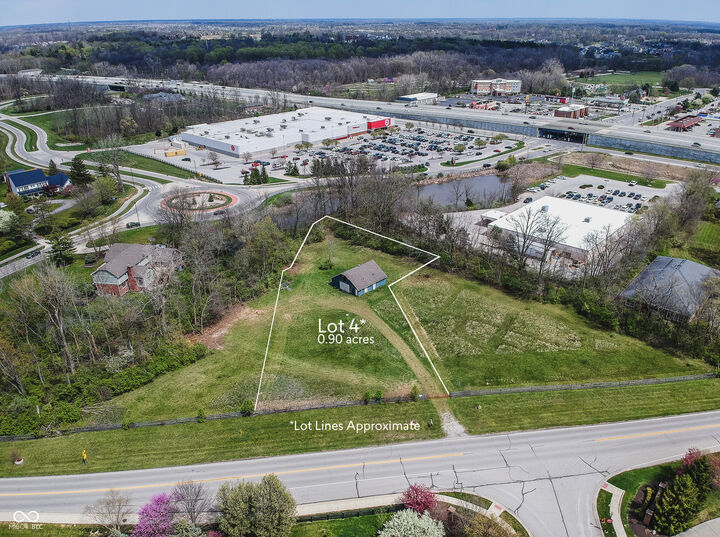 Property Photo: 1460 E Greyhound Pass IN 46032