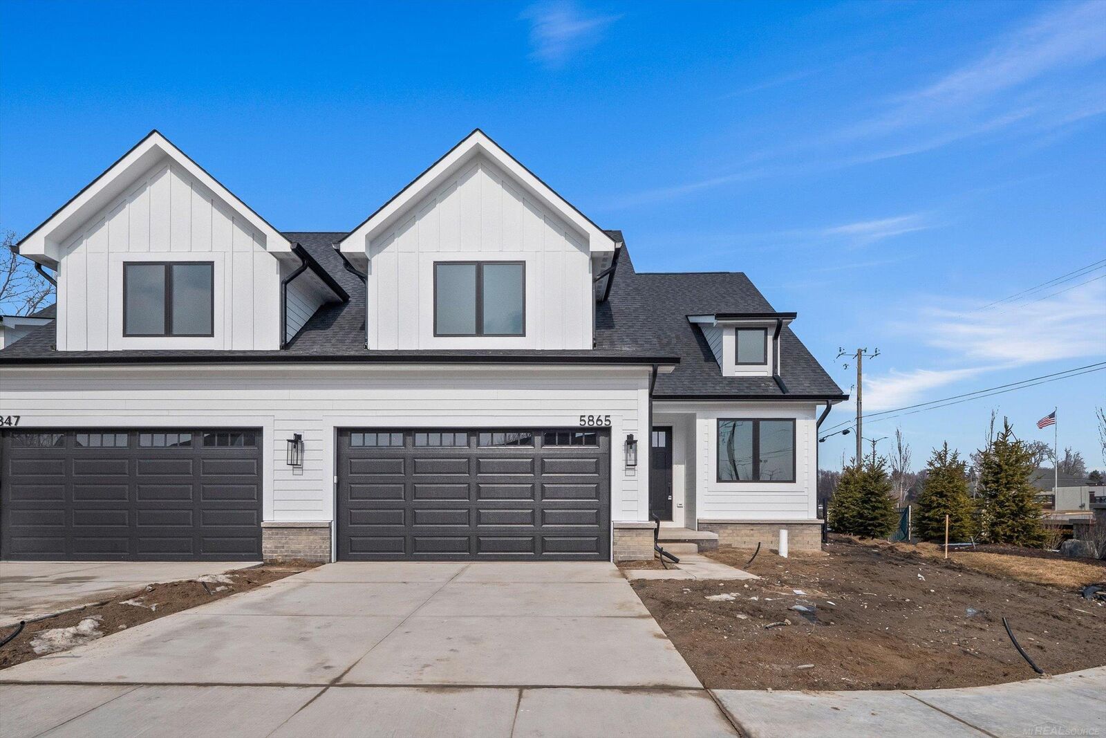 Property Photo:  5865 Heights Drive Unit 1 / Building 1  MI 48314 