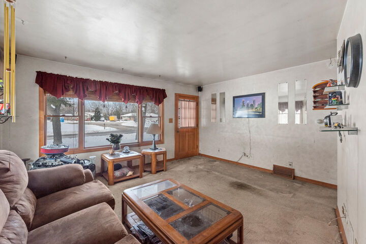 Property Photo: 2828 S Franklin Dr WI 53151