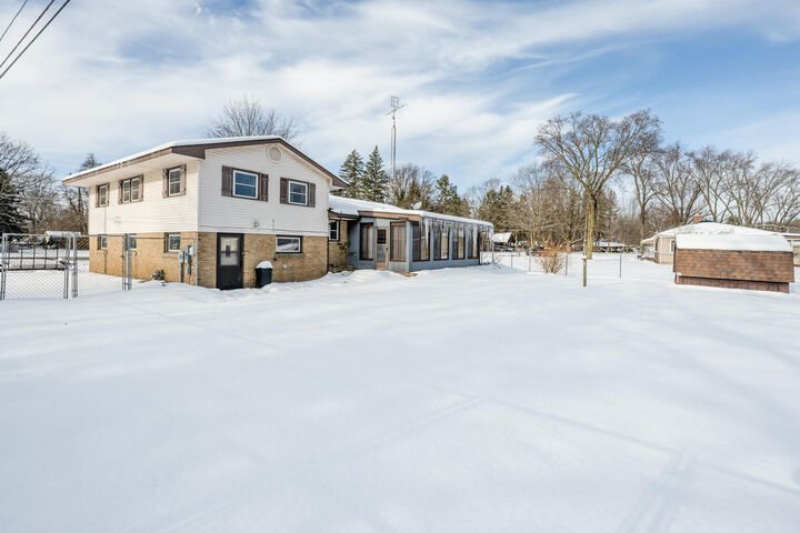 Property Photo: 4759 Paw Paw Lake Road MI 49038