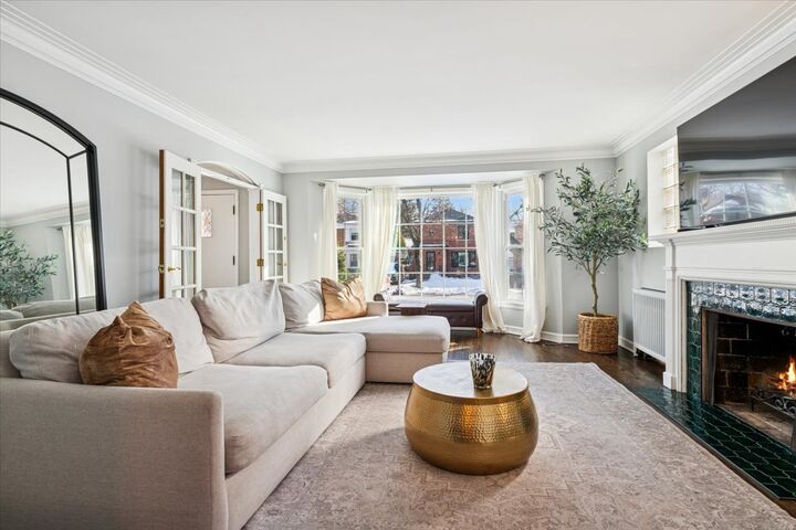 Property Photo:  6770 N Keota Avenue  IL 60646 