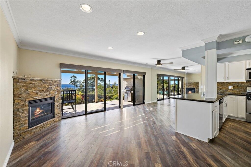 Property Photo: 735 Calle Bahia CA 92672