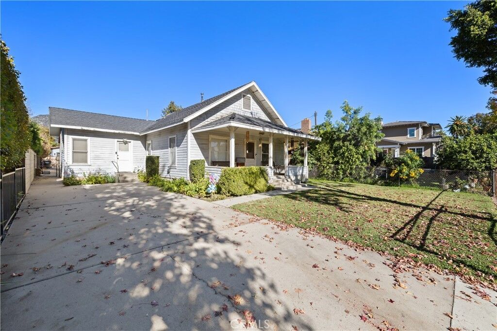 Property Photo:  421 W Colorado Boulevard  CA 91016 