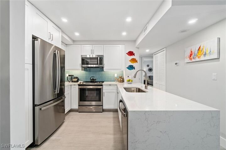 Property Photo:  380 Seaview Court 1209  FL 34145 
