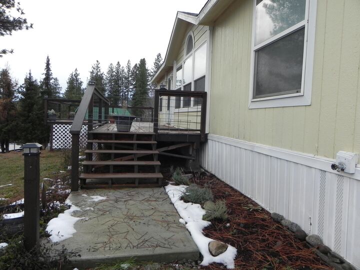 Property Photo:  230 Silver St  WA 99166 