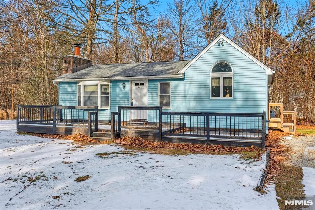 Property Photo:  24 Caldwell  NJ 07421 