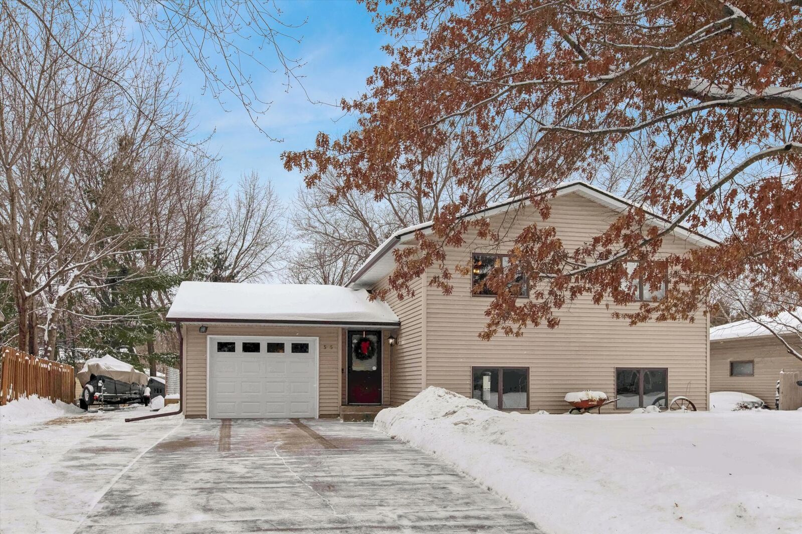 Property Photo: 505 Nelson Court MN 55057