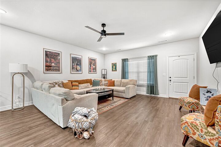 Property Photo: 1101 Sunshine Court AR 72719