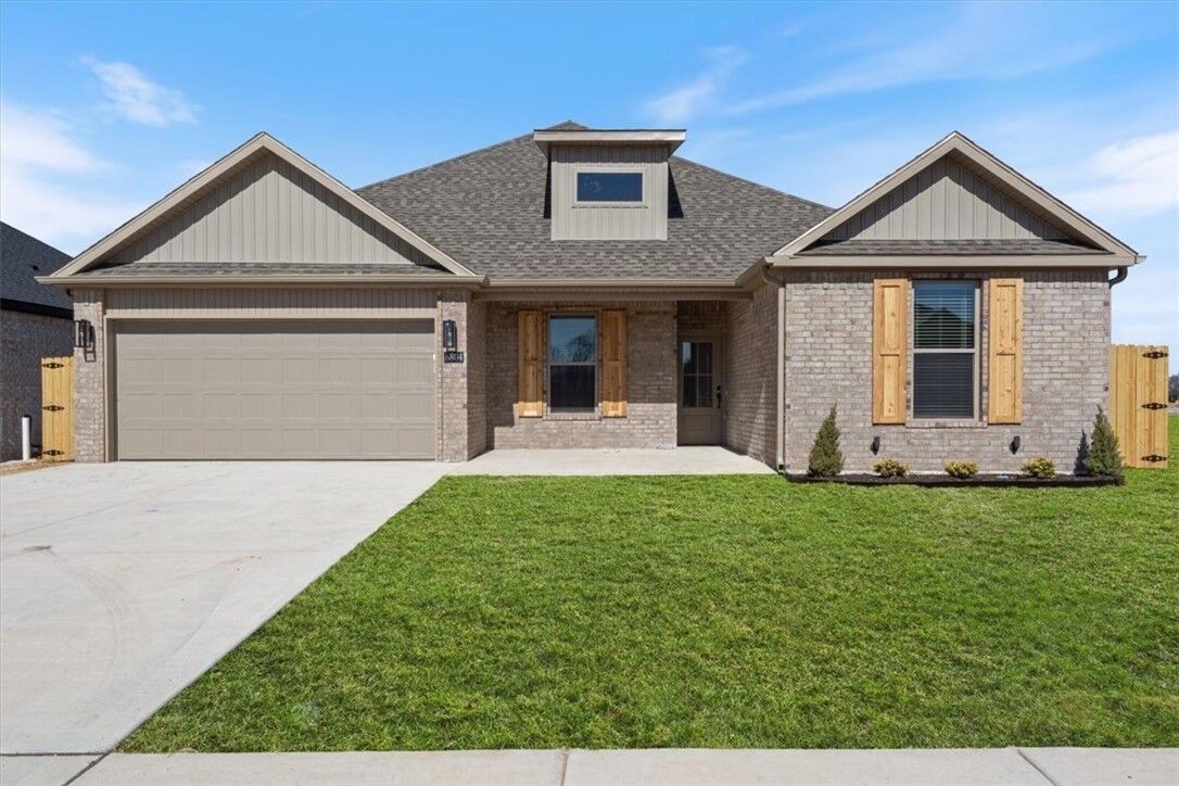 Property Photo: 6804 SW Basswood Avenue AR 72713