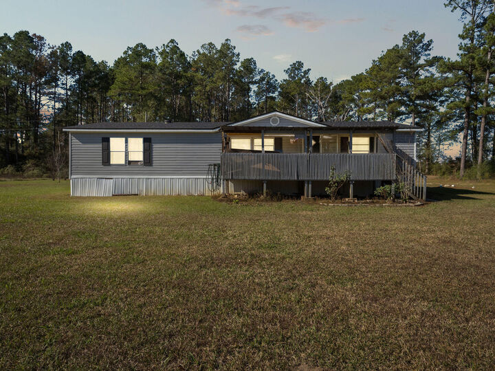Property Photo: 1570 Claude Kelly Rd LA 70634