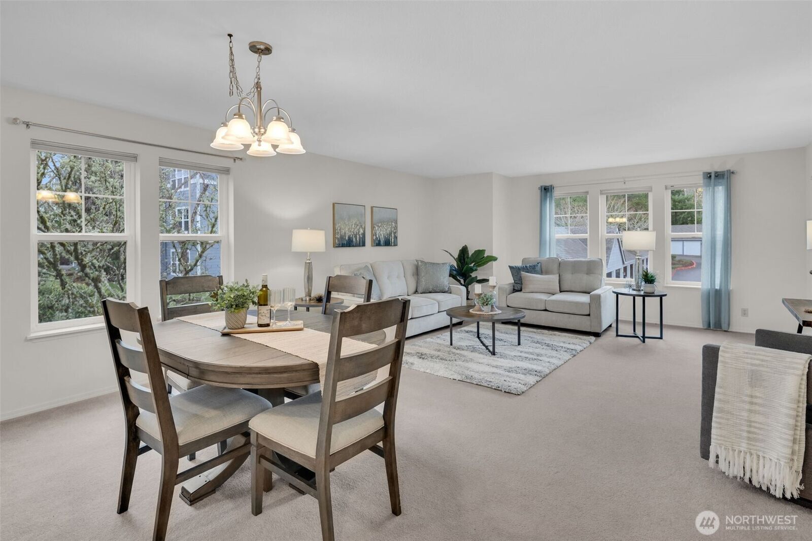 Property Photo: 3941 226th Place SE 211 WA 98029