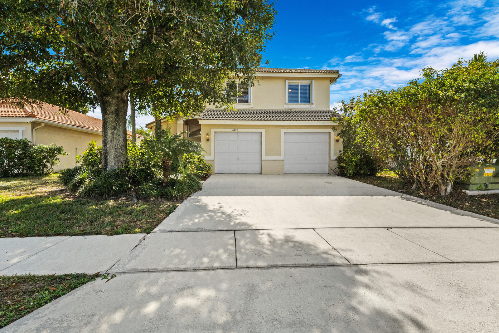 Property Photo:  6220 Barton Creek Circle  FL 33463 
