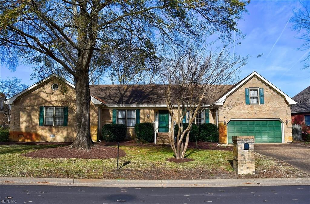 Property Photo: 1924 Grayfalcon Dr VA 23518