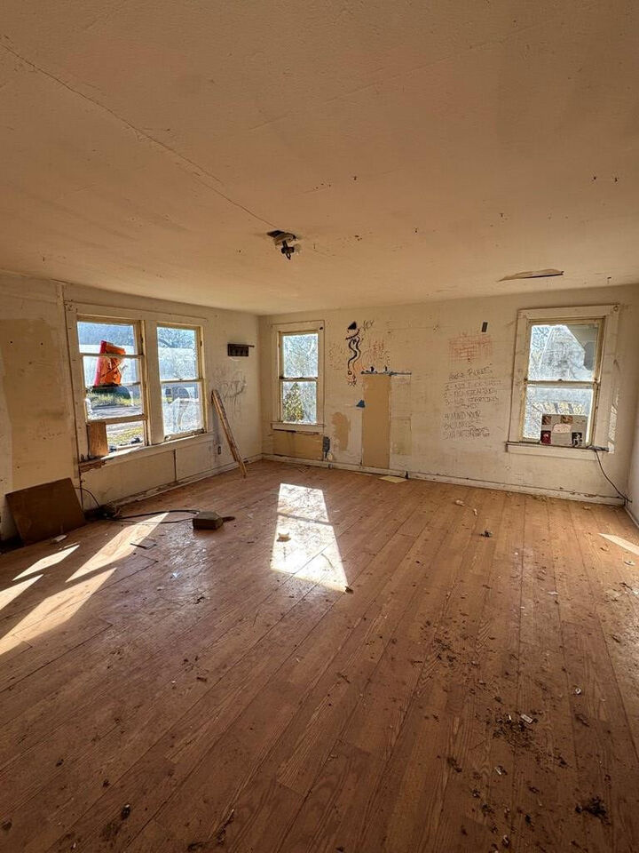 Property Photo:  224 W 13th Street  TX 76903 