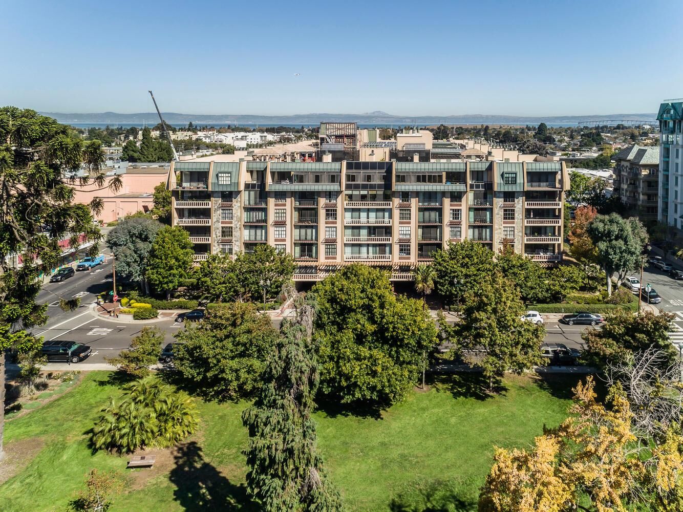 Property Photo:  555 Laurel Avenue 518  CA 94401 