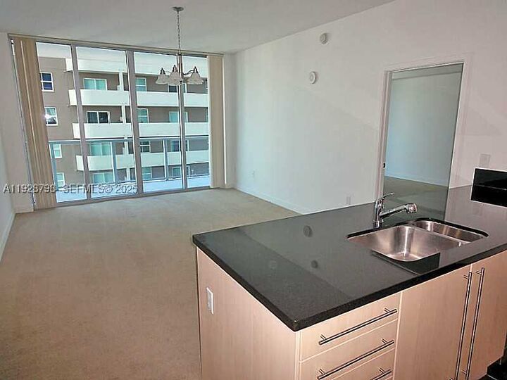 Property Photo:  1111 SW 1st Ave 1123N  FL 33130 