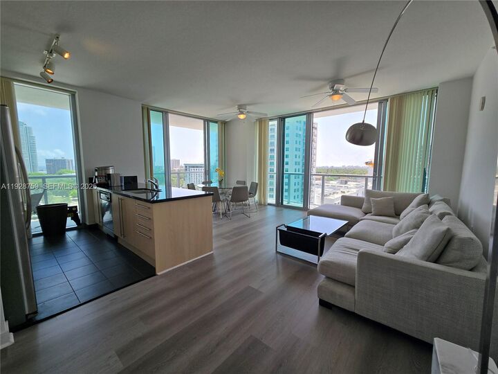 Property Photo:  79 SW 12th St 1701-S  FL 33130 