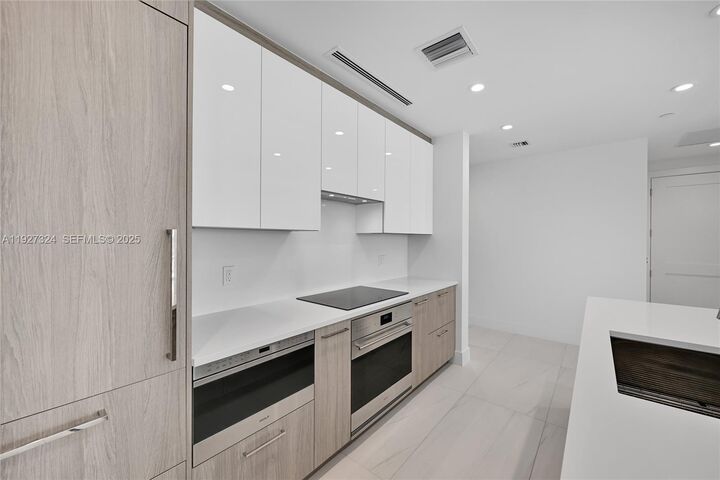 Property Photo:  153 N Seabreeze Blvd 503-S  FL 33304 