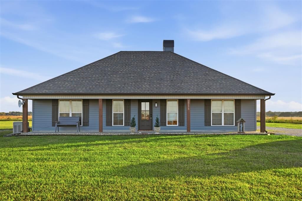 Property Photo: 15175 Ardoin Cove Road LA 70591