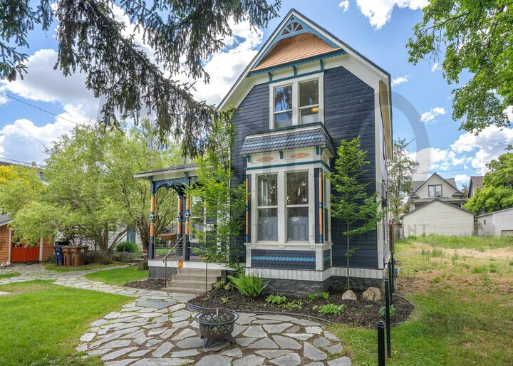 Property Photo: 1631 W 1st Ave A WA 99201